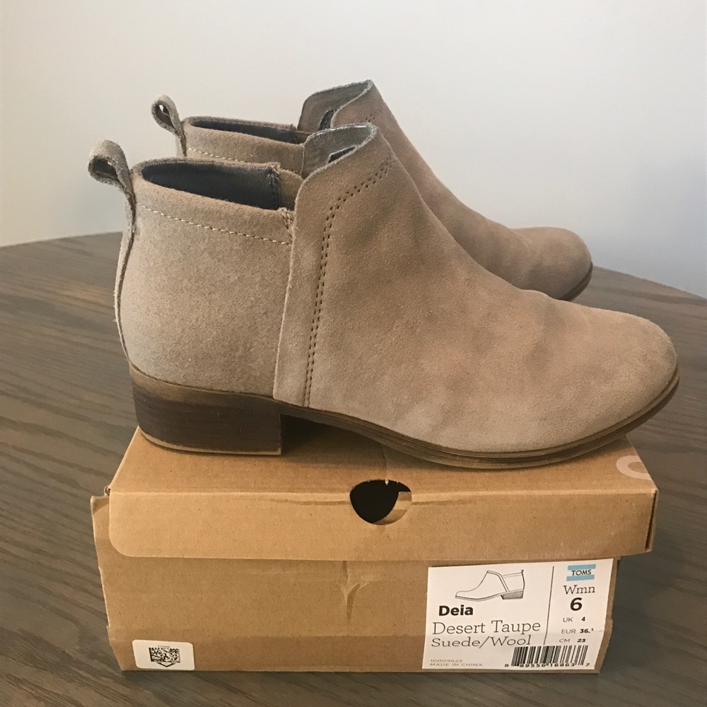 TOMS • Deia booties in desert taupe